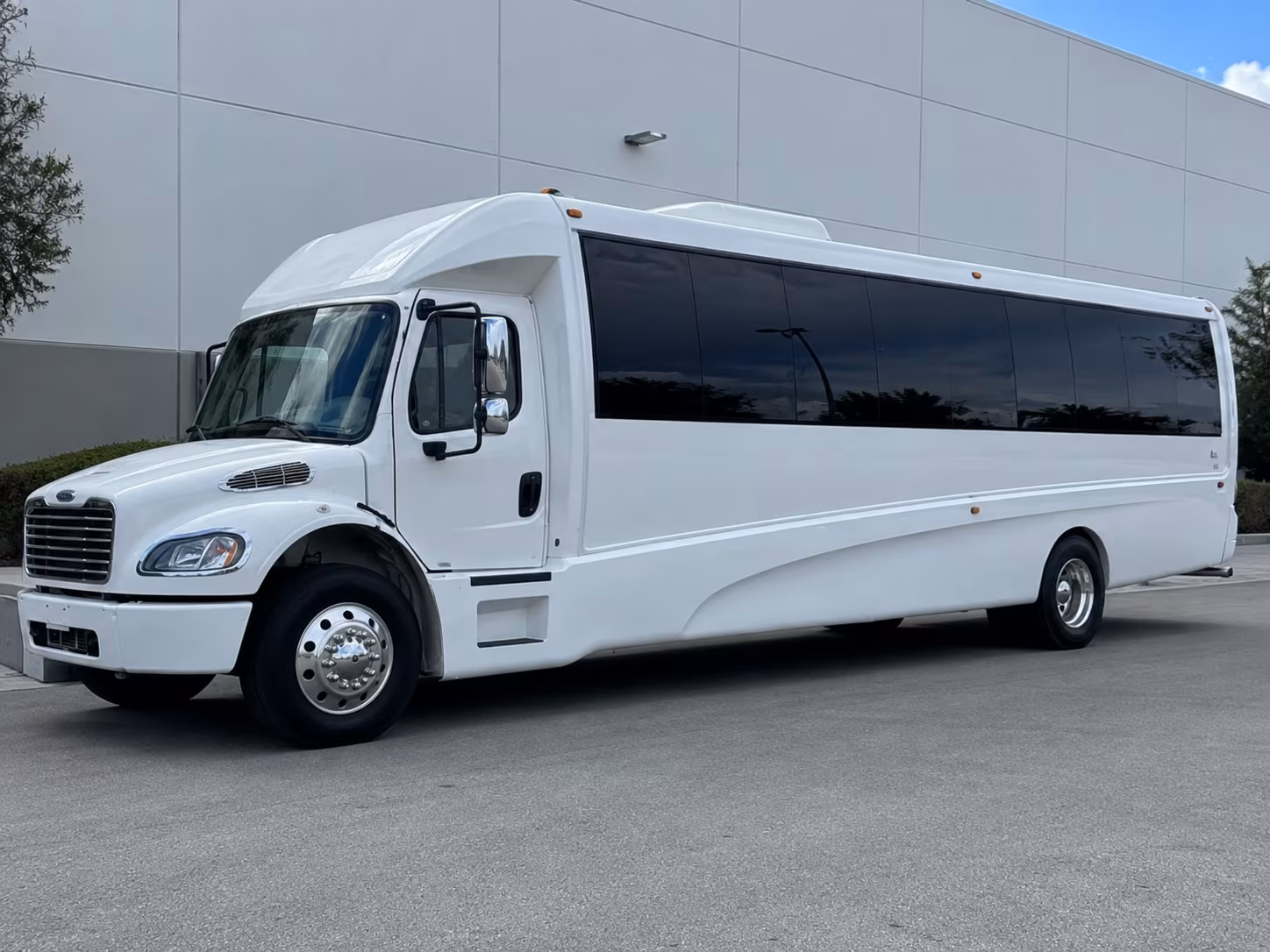 bachelor and bachelorette party bus rentals in parker colorado