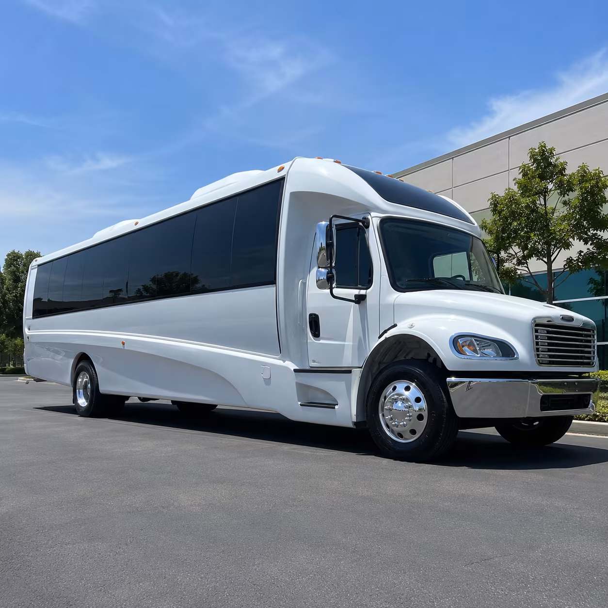 parker 28 passenger minibus